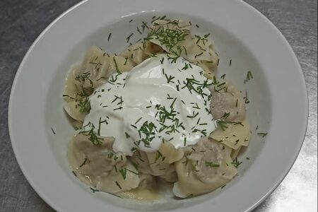 Пельмени домашние со сметаной