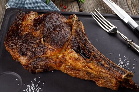 Рибай на кости