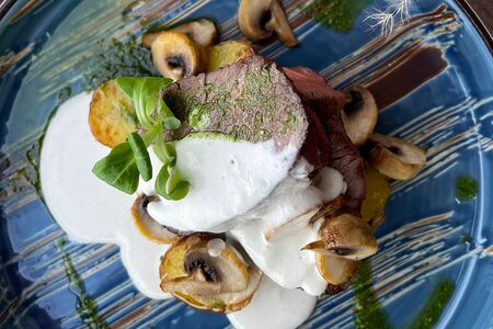 Медальоны с телятиной