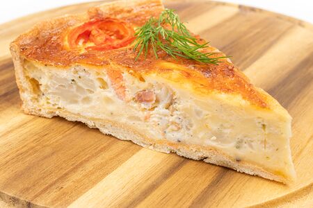 Киш с лососем и брокколи