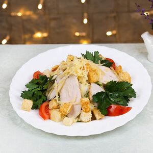 Салат Цезарь с куриным филе