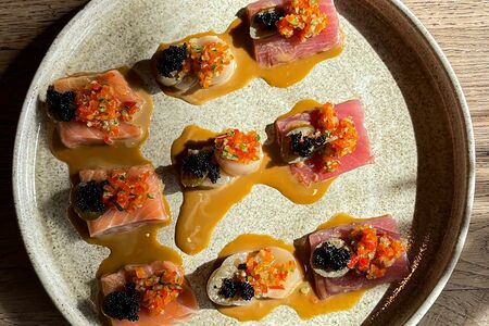 Сашими new style из гребешка, тунца и лосося