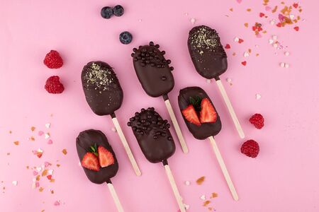 Пирожное Эскимо в темной глазури