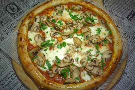 Пицца грибная