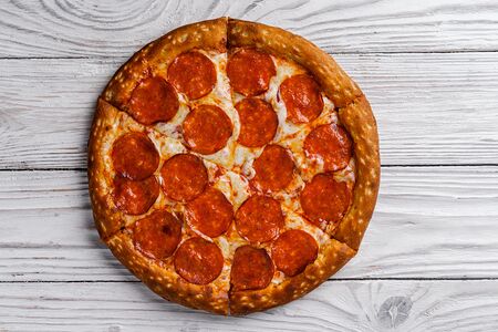 Пепперони большая