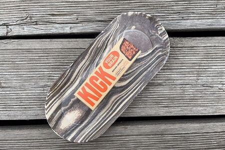 Шоколадный батончик Kick Финик-Ириска