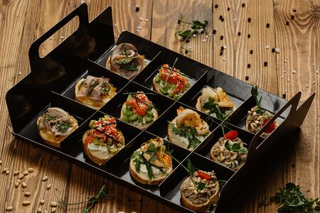 Брускетты Мясо и рыба