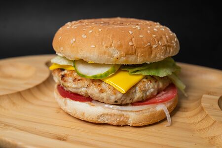 Куриный бургер