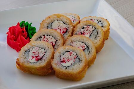 Ролл Сегун с крабом сурими