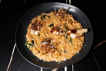 Ризотто с угрем и шпинатом