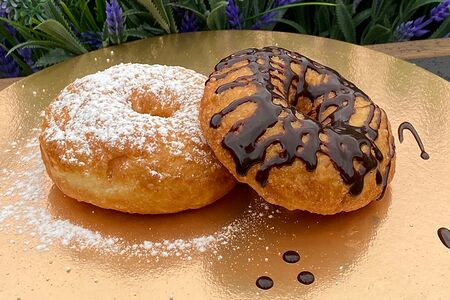 Пончик классический с сахарной пудрой