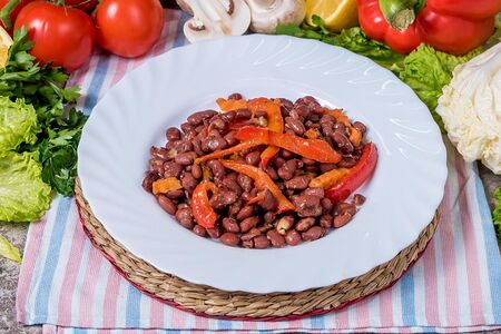Фасоль красная с овощами