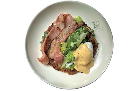 Драник с пашотом и беконом