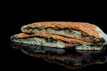 Хачапури с картошкой и грибами