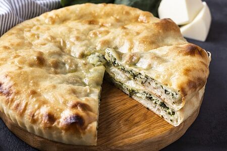 Осетинский пирог со шпинатом и сыром