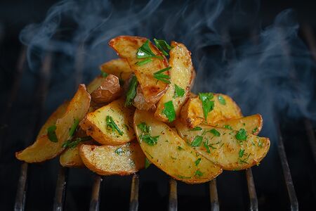 Картофель, запеченный с зеленью