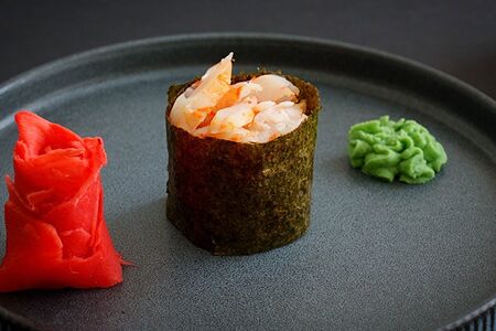 Гункан с креветкой