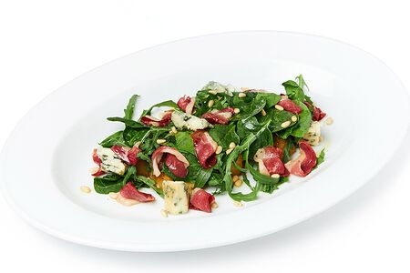 Салат с утиной грудкой, грушей и горгонзолой