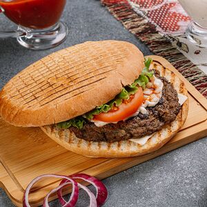 Гамбургер у Аро