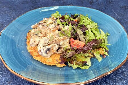 Большой драник с грибами 