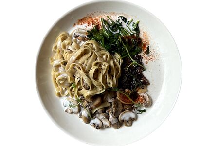 Паста с грибами и шпинатом