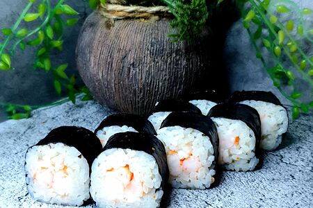 Мини-ролл с креветками