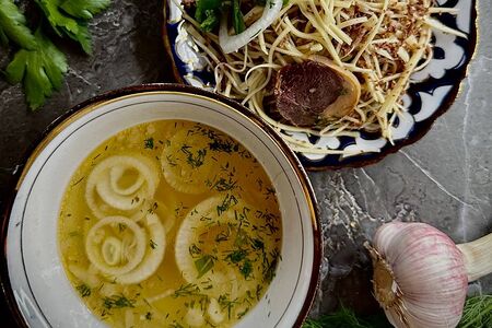 Нарын с бульоном