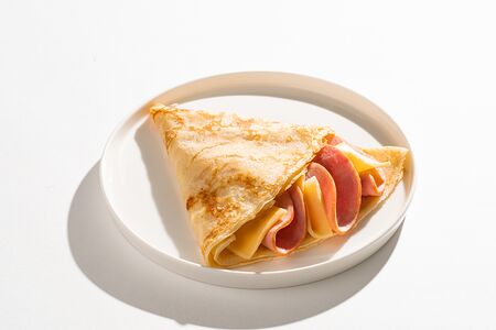 Блин с ветчиной и сыром