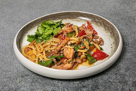 Вок с цыпленком