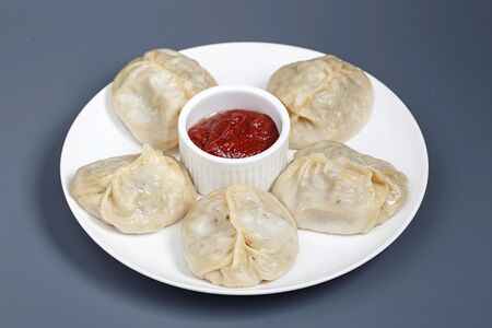 Манты с рубленой говядиной