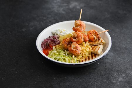 Сувлаки с креветками