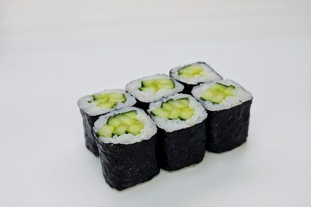 Ролл с огурцом