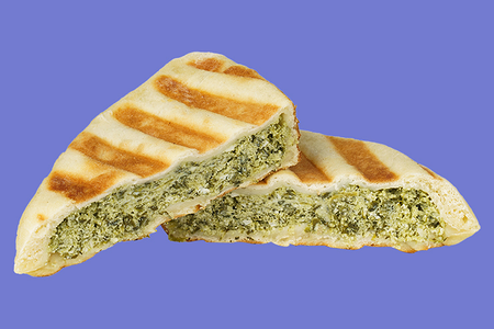 Грилата с брынзой и зеленью