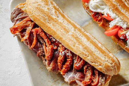 Эклер с ростбифом