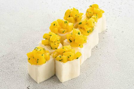 Манго ролл (8 шт)