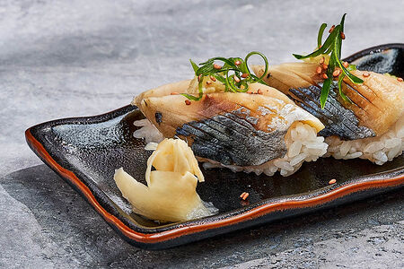 Нигири с дорадо