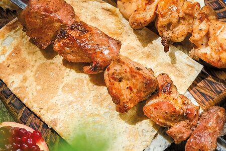 Шашлык из cвинoй шейки