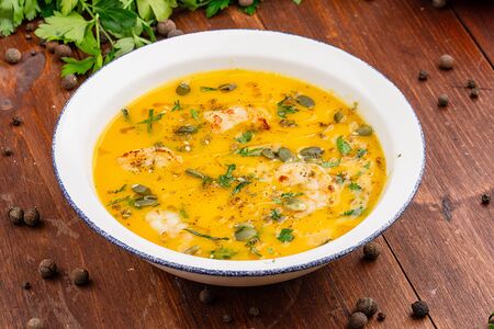Тыквенный крем-суп с креветками