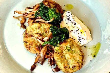 Оладьи из кабачков со шпинатом