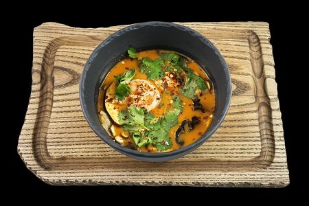 Суп Том ям с креветками и древесными грибами