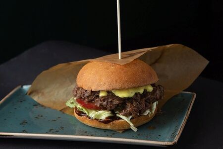 Щёчий бургер