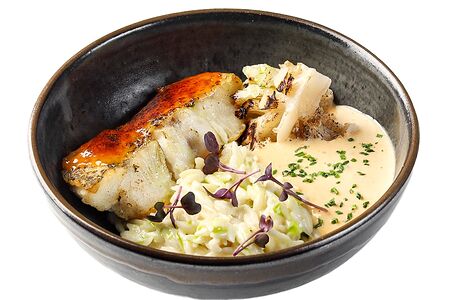 Судак с кокосовым орзо и мисо голландез