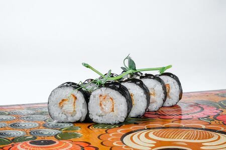 Ролл с угрём