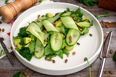 Зеленый салат 