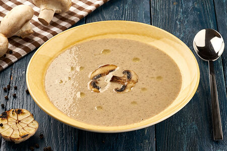 Суп-пюре из шампиньонов со сливками