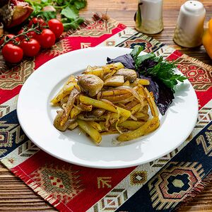 Картофель, жаренный с грибами