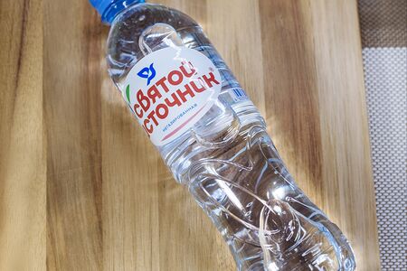 Вода Святой Источник без газа