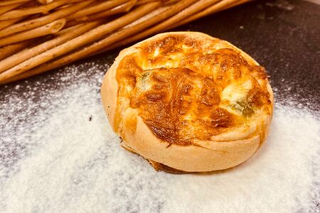 Перепечки с сыром и халапеньо