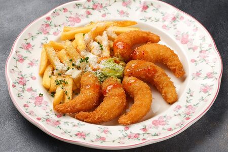 Креветки темпура с гуакамоле и чили