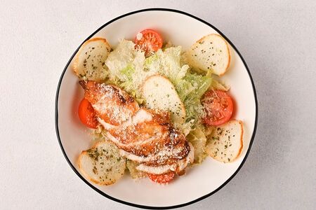 Цезарь с цыплёнком